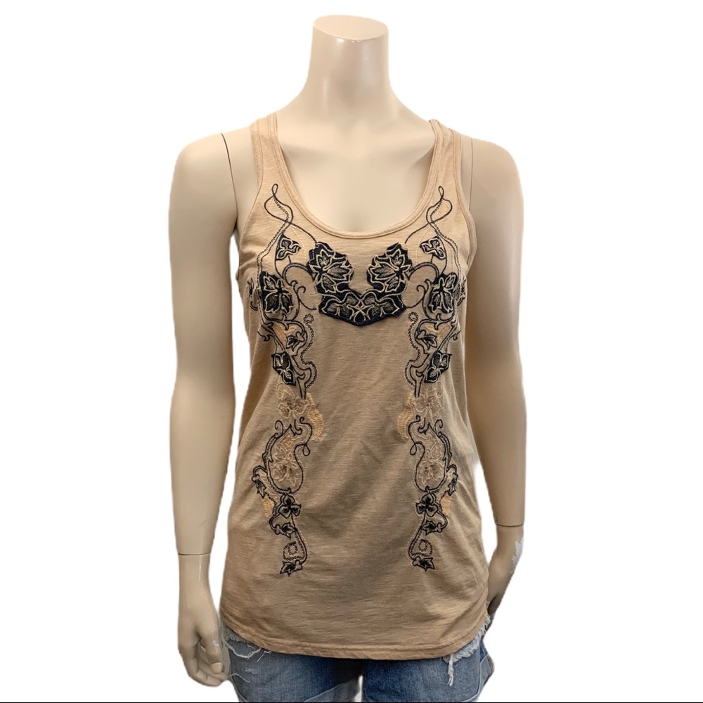 3/$30 Pins & Needles Embroidered Flowers Tank Sz L